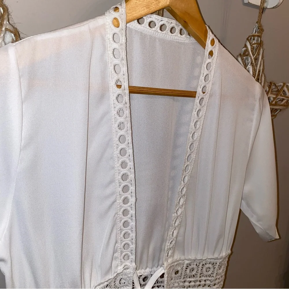 Crochet Trim Swimsuit Cover-Up in White ~ Brand New M - Picture 5 of 9